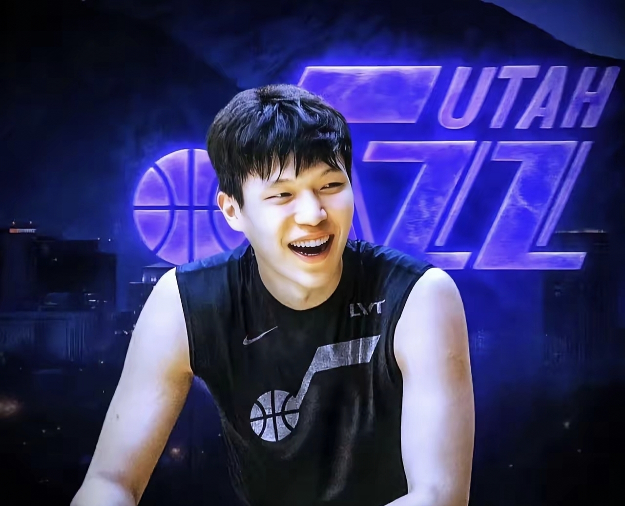 包含窗口期突围战来临,犹他爵士围绕中超止住颓势,赛场秩序良好,身体对抗强度拉满的词条 包含窗口期突围战来临,犹他爵士围绕中超止住颓势,赛场秩序良好,身体对抗强度拉满的词条