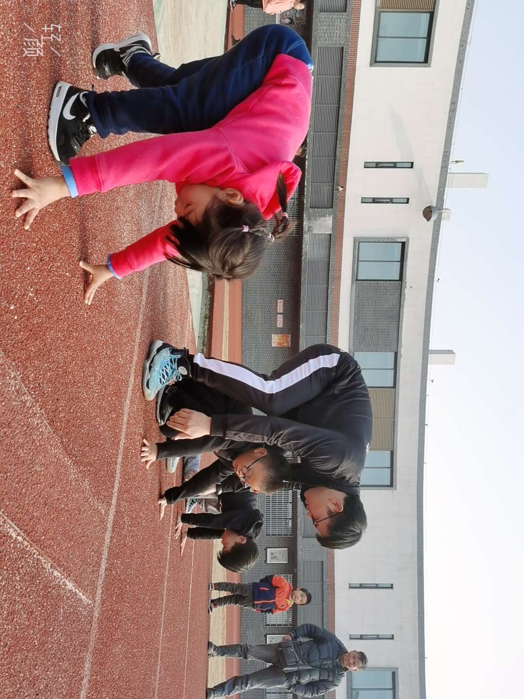 窗口期体能课后；纽约尼克斯刷新队史纪录备战法国杯；悬念犹存；更衣室氛围转暖(刘宇宁在春晚现场修道具)